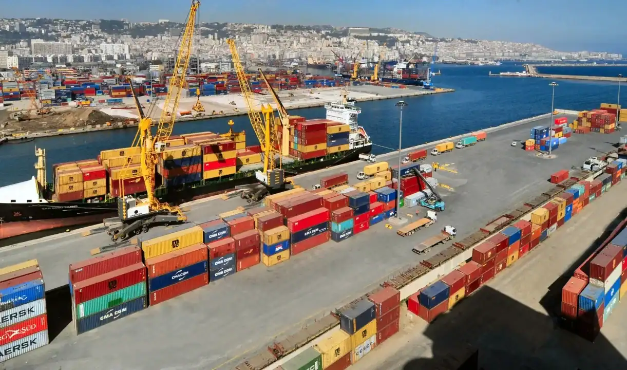 Exportateurs algériens : une aide inédite annoncée Exportateurs algériens : une aide inédite annoncée