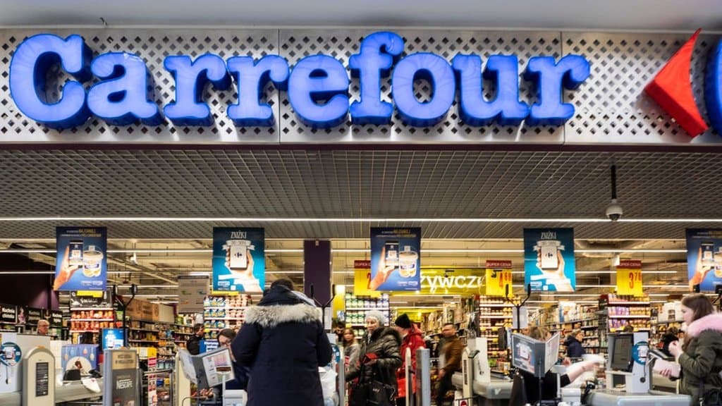 Carrefour en crise en Algérie : un tournant inattendu Maghrebactu, Carrefour en crise en Algérie, supermarché, consommateurs.