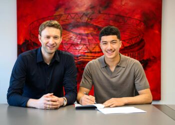 Bayer 04 Leverkusen
Bundesliga: Saison 2024_2025
27.04.2025
VU, Vertragsunterschrift, Shooting