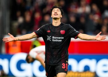 Ibrahim Maza fait sensation en Allemagne avec un look radical. Derrière sa tête rasée se cache une signification spirituelle, tandis que le milieu algérien continue d’impressionner sur le terrain avec Leverkusen.Ibrahim Maza fait sensation en Allemagne avec un look radical. Derrière sa tête rasée se cache une signification spirituelle, tandis que le milieu algérien continue d’impressionner sur le terrain avec Leverkusen.