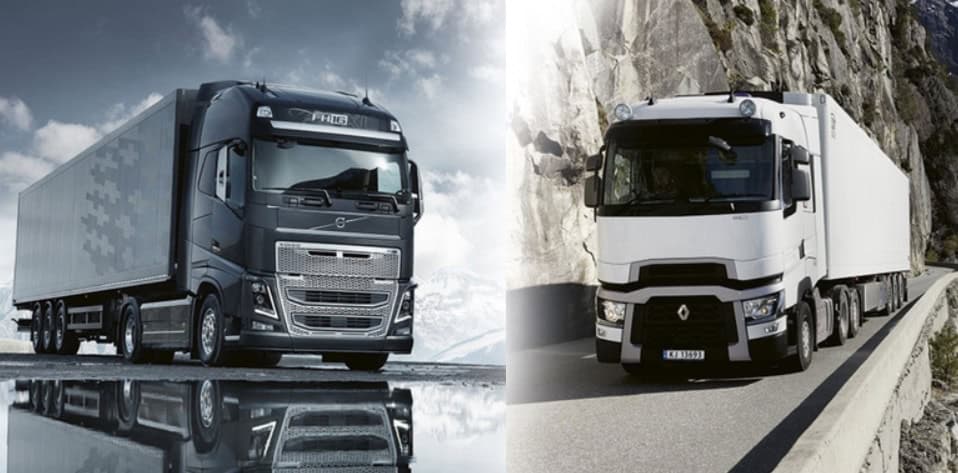 Volvo révolutionne la production de camions en Algérie Deux camions Volvo modernes sur route en montagne et en plaine.