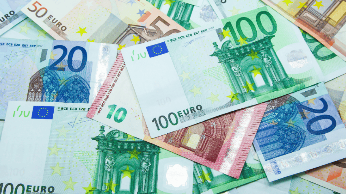 L’euro flambe sur le marché noir : que se passe-t-il en Algérie ? Billets en euros confisqués lors d'une opération policière à Oran.