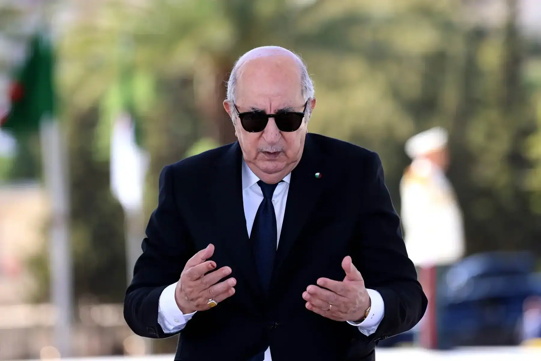 Hommage aux héros à Tébessa Tebboune rendant hommage aux héros tombés à Tébessa.