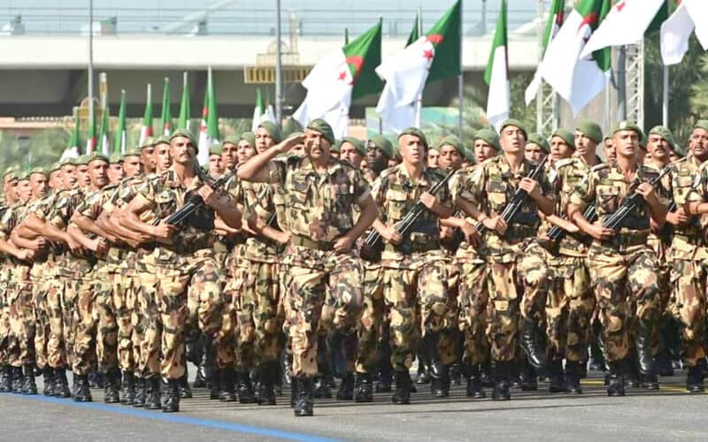 Algérie : un hommage émouvant à ses trois héros militaires
