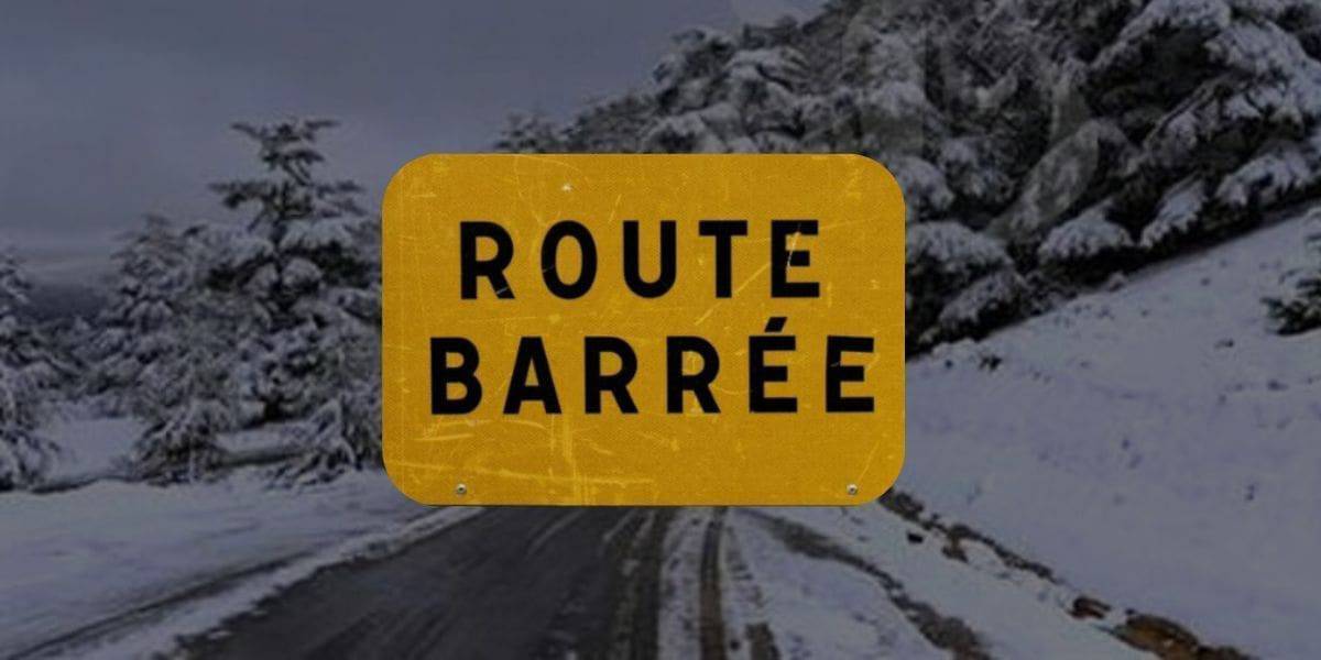 Corsica Linea : voici pourquoi son agence de Marseille a fermé Panneau 'Route Barrée' dans un paysage enneigé en Algérie.