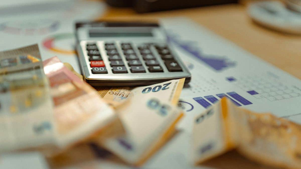 Économisez 40% avec Air Algérie pour l’Aïd 2026 Calculatrice, billets et graphiques pour analyse financière.