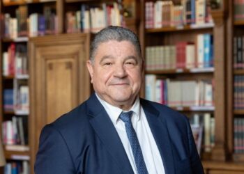 Découvrez la vision de Akli Mellouli pour l'avenir du lien Paris-Alger