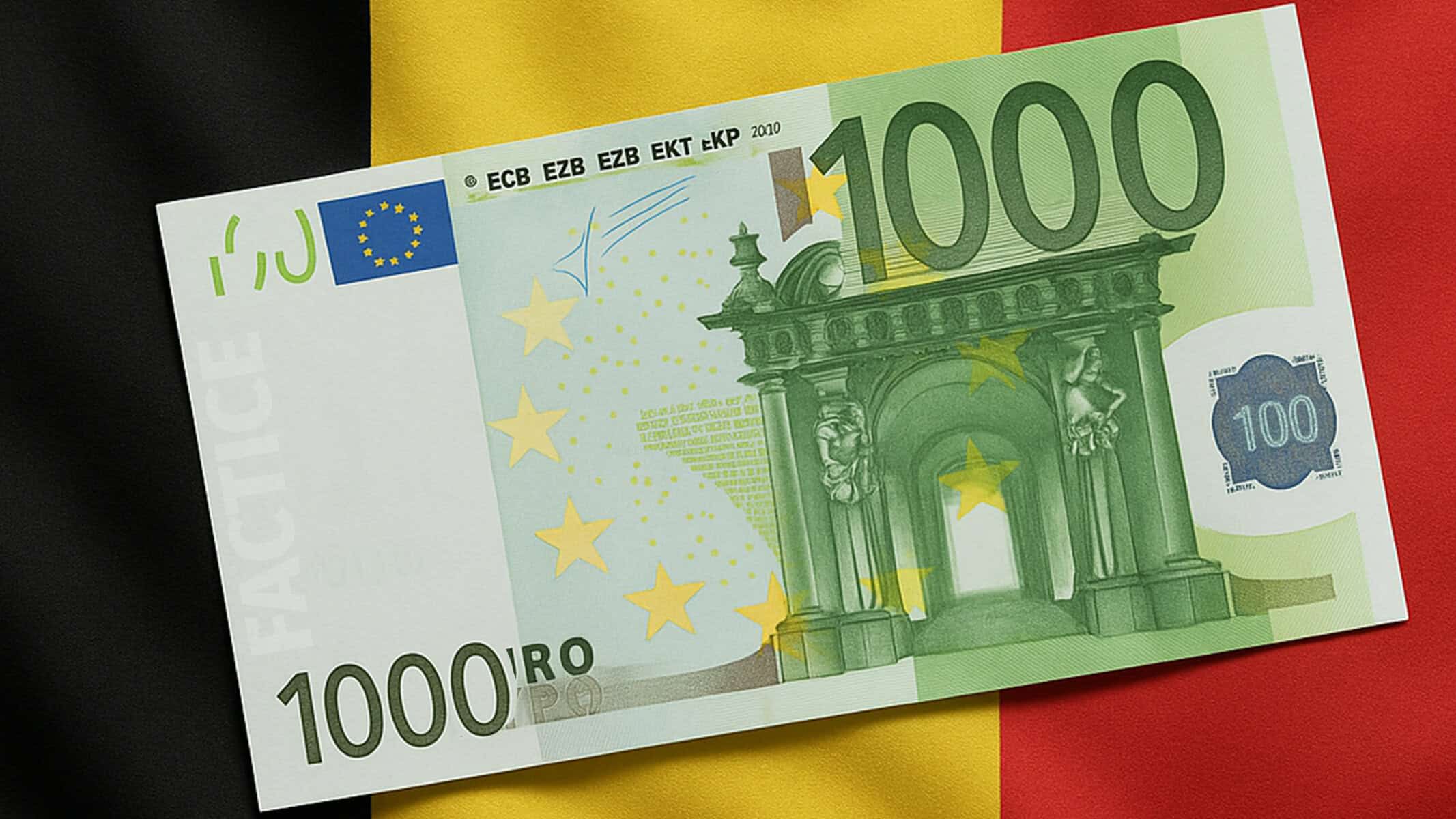 Belgique : Devenir citoyen coûte désormais 1 000 € Billet de 1000 euros avec drapeau belge en arrière-plan.