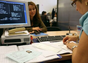 Renforts en préfecture : réduction des délais de titres de séjour