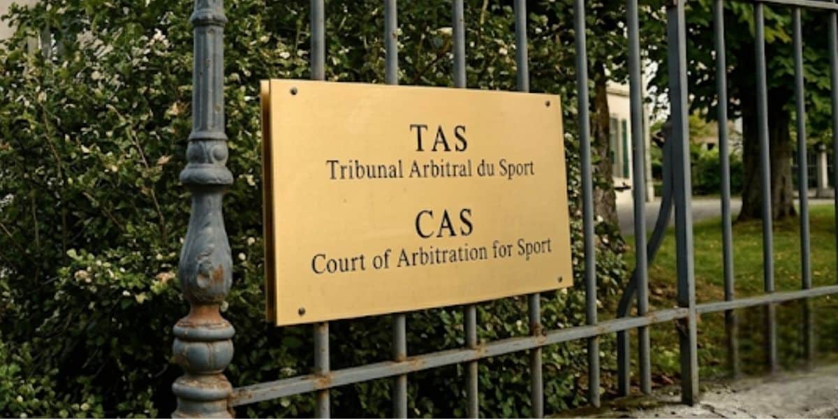 Panneau du TAS à Casablanca, Maroc, pour arbitrage sportif.