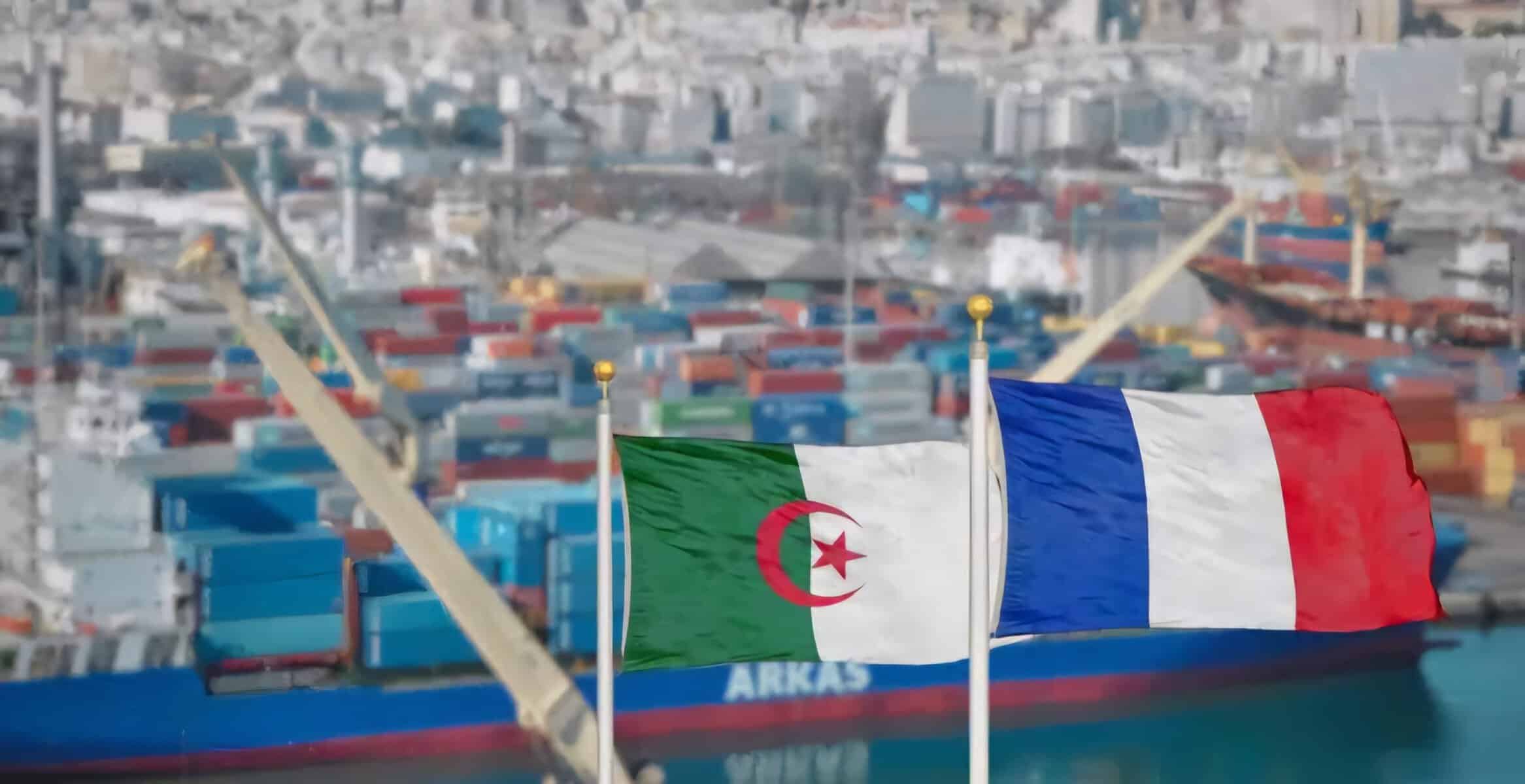 Maghreb-France : ce que révèlent vraiment les échanges économiques Drapeaux de la France et de l'Algérie flottant au port.