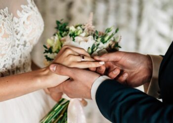Révélations sur un juteux réseau de mariages blancs en France