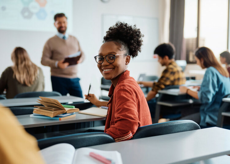 Étudiants étrangers en France : le triple obstacle qui les freine Étudiants étrangers : les nouvelles mesures en France